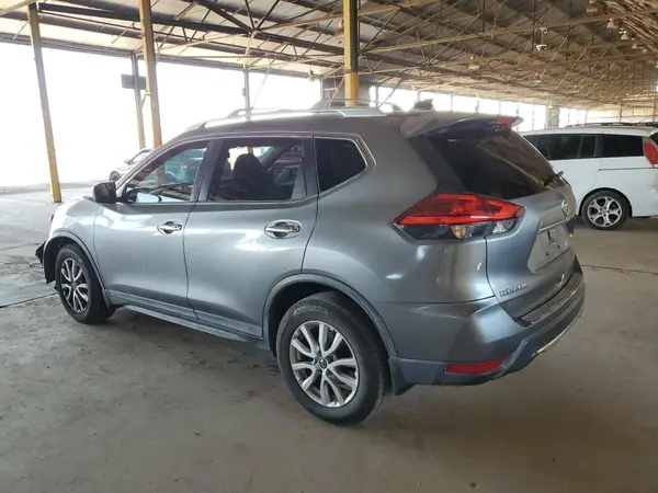 KNMAT2MT3HP542806 2017 NISSAN ROGUE - Image 2