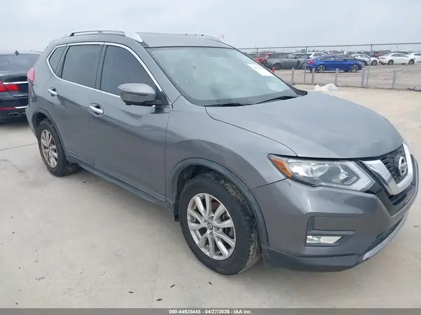 KNMAT2MT3HP550341 2017 NISSAN ROGUE - Image 1