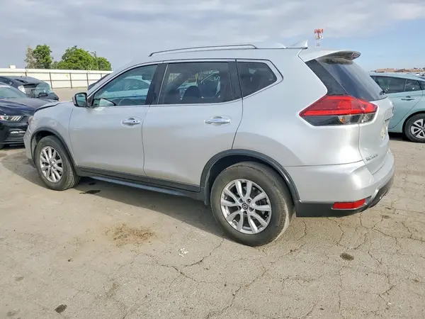 KNMAT2MT3HP551683 2017 NISSAN ROGUE - Image 2