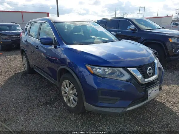 KNMAT2MT3HP564580 2017 NISSAN ROGUE - Image 1