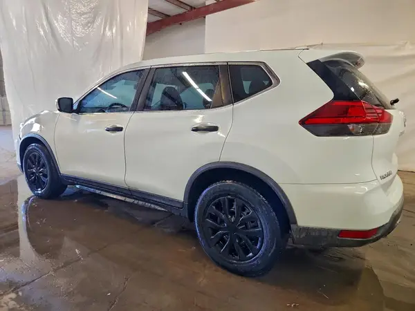 KNMAT2MT3HP567771 2017 NISSAN ROGUE - Image 2