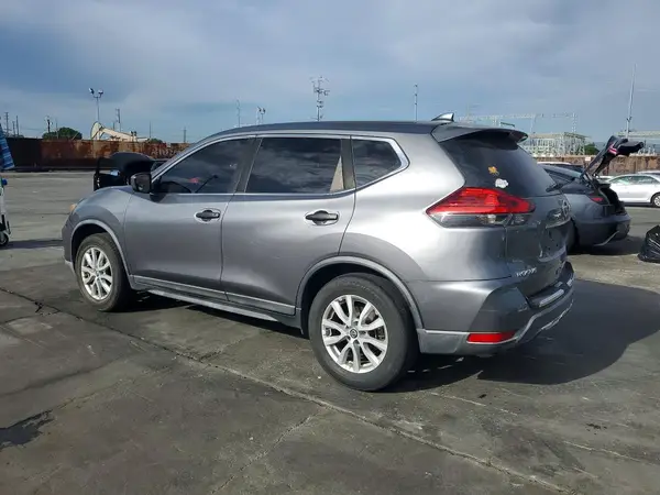KNMAT2MT3HP569018 2017 NISSAN ROGUE - Image 2