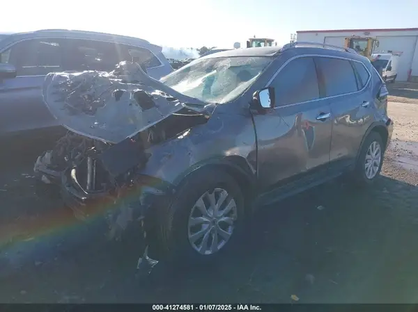 KNMAT2MT3HP572775 2017 NISSAN ROGUE - Image 2