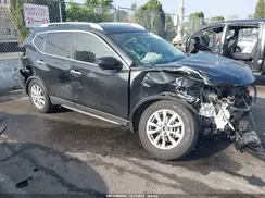 KNMAT2MT3HP576101 2017 NISSAN ROGUE