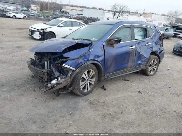 KNMAT2MT3HP576325 2017 NISSAN ROGUE - Image 2