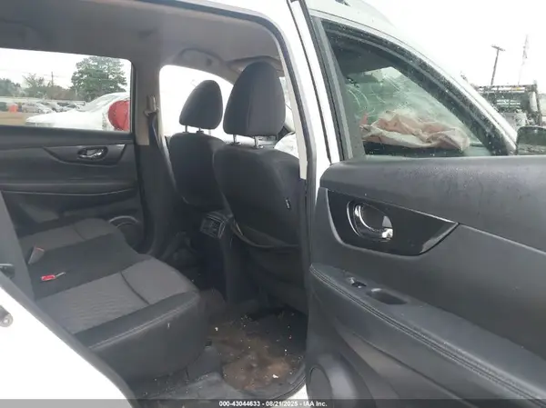 KNMAT2MT3HP578186 2017 NISSAN ROGUE - Image 8