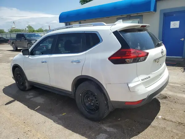 KNMAT2MT3HP579306 2017 NISSAN ROGUE - Image 2
