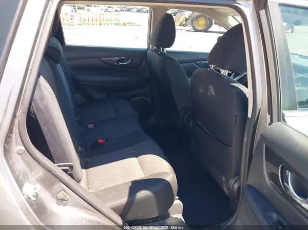 KNMAT2MT3HP581119 2017 NISSAN ROGUE - Image 8