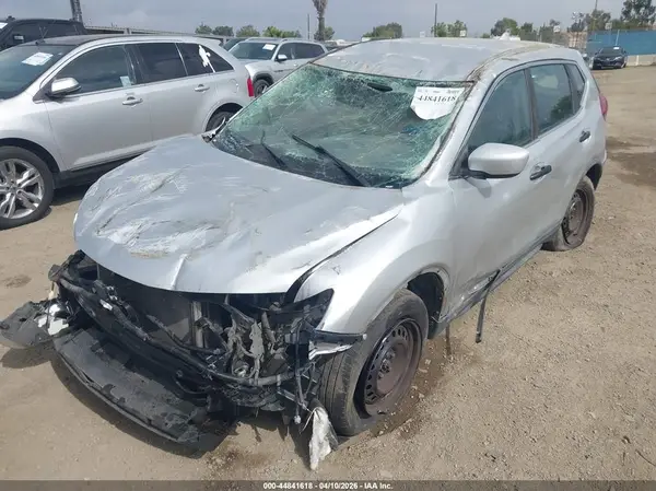 KNMAT2MT3HP581184 2017 NISSAN ROGUE - Image 2
