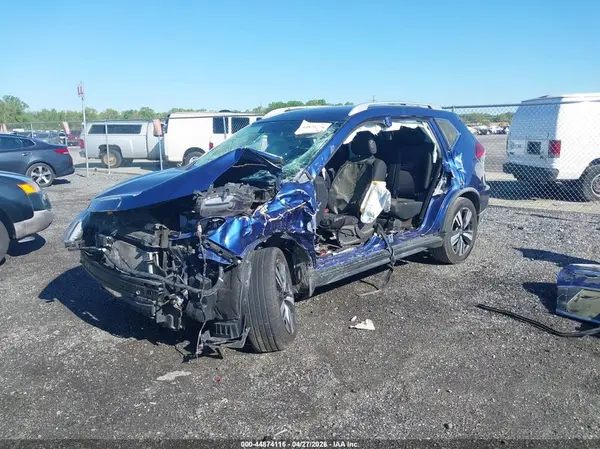 KNMAT2MT3HP585509 2017 NISSAN ROGUE - Image 2