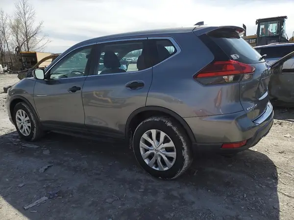 KNMAT2MT3HP586370 2017 NISSAN ROGUE - Image 2