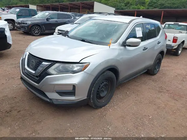KNMAT2MT3HP586384 2017 NISSAN ROGUE - Image 2