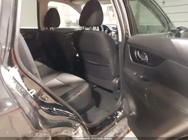 KNMAT2MT3HP589303 2017 NISSAN ROGUE - Image 8