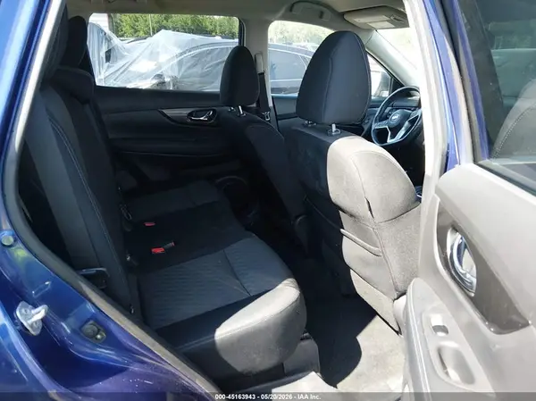 KNMAT2MT3HP591360 2017 NISSAN ROGUE - Image 8