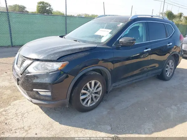 KNMAT2MT3HP593271 2017 NISSAN ROGUE - Image 2