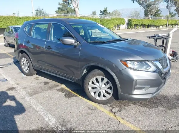 KNMAT2MT3HP595294 2017 NISSAN ROGUE - Image 1