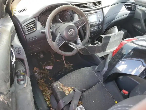 KNMAT2MT3HP601658 2017 NISSAN ROGUE - Image 8