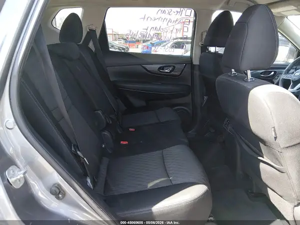 KNMAT2MT3HP608853 2017 NISSAN ROGUE - Image 8