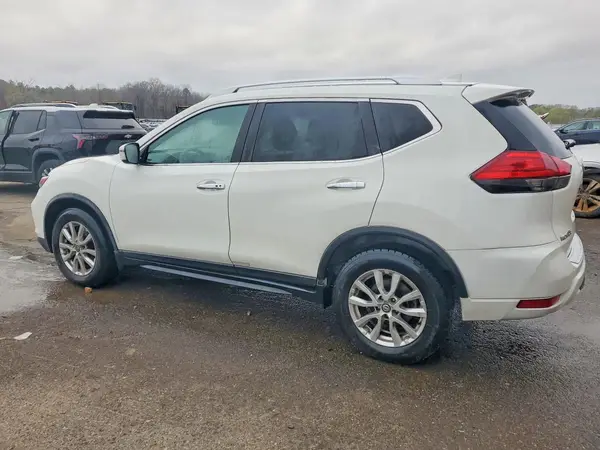 KNMAT2MT3HP609985 2017 NISSAN ROGUE - Image 2