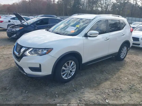 KNMAT2MT3HP612482 2017 NISSAN ROGUE - Image 2