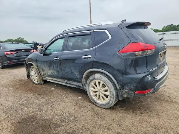 KNMAT2MT3HP614040 2017 NISSAN ROGUE - Image 2