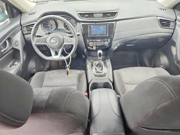 KNMAT2MT3HP614040 2017 NISSAN ROGUE - Image 8