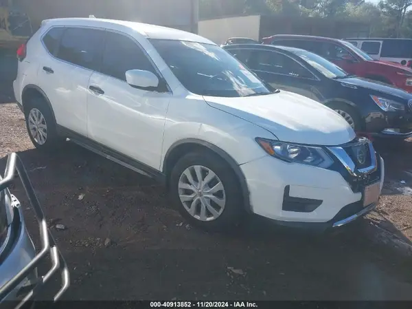 KNMAT2MT3HP615043 2017 NISSAN ROGUE - Image 1