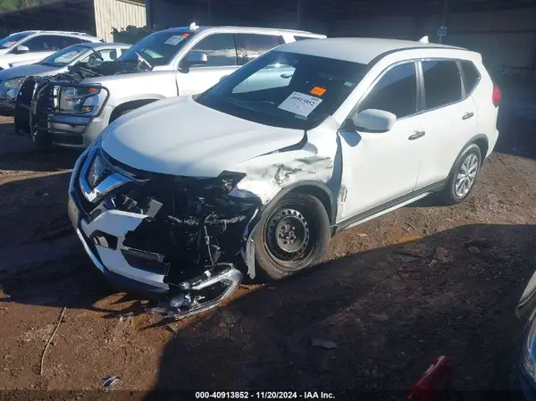 KNMAT2MT3HP615043 2017 NISSAN ROGUE - Image 2