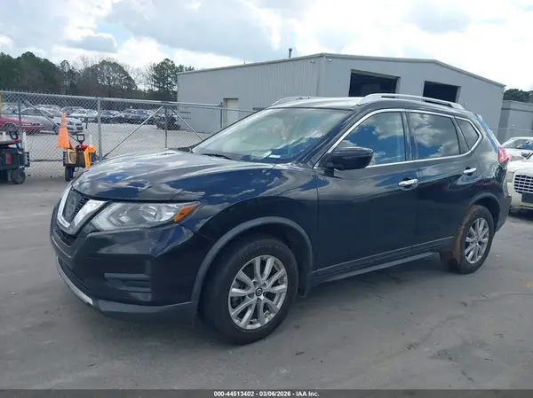 KNMAT2MT3HP617892 2017 NISSAN ROGUE - Image 2