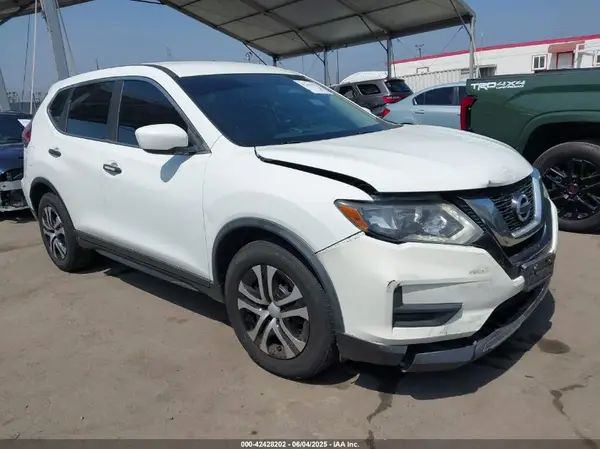 KNMAT2MT3JP500495 2018 NISSAN ROGUE - Image 1