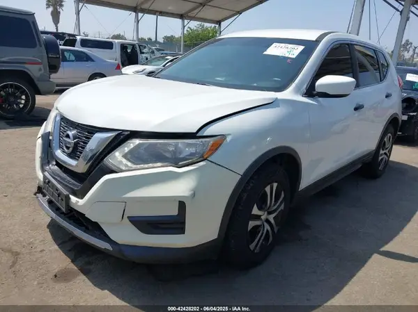 KNMAT2MT3JP500495 2018 NISSAN ROGUE - Image 2