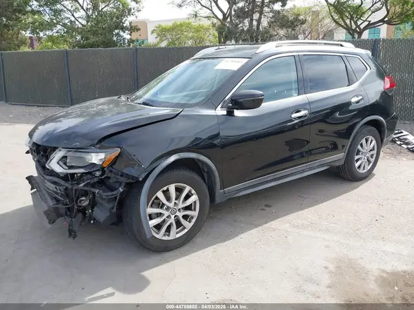 KNMAT2MT3JP504028 2018 NISSAN ROGUE - Image 2