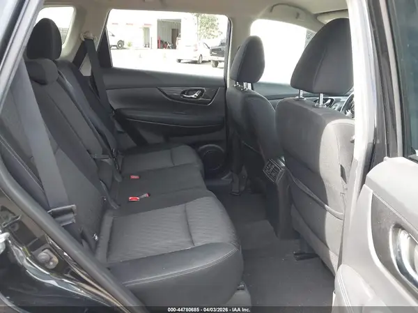 KNMAT2MT3JP504028 2018 NISSAN ROGUE - Image 8
