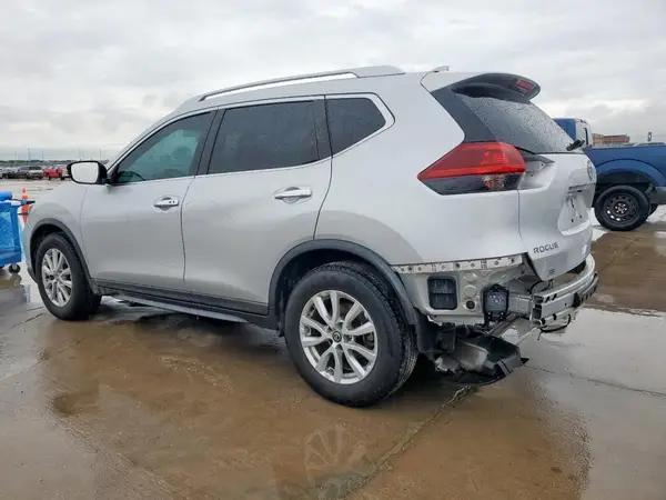 KNMAT2MT3JP504708 2018 NISSAN ROGUE - Image 2
