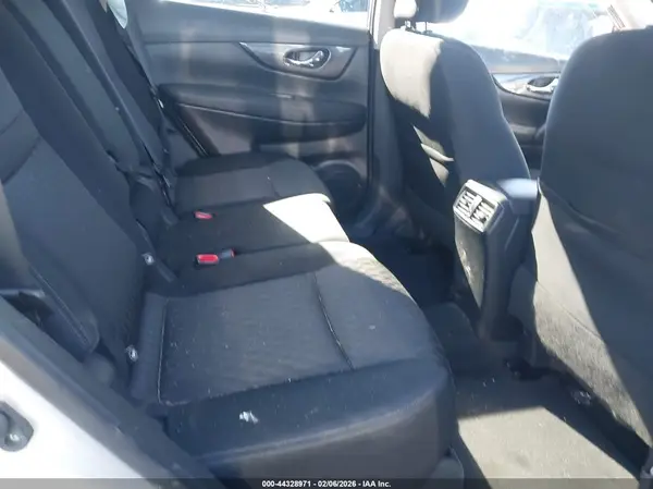 KNMAT2MT3JP506085 2018 NISSAN ROGUE - Image 8