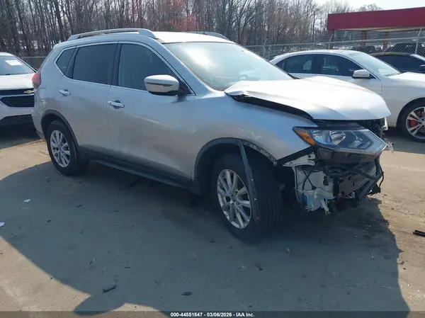 KNMAT2MT3JP506460 2018 NISSAN ROGUE - Image 1