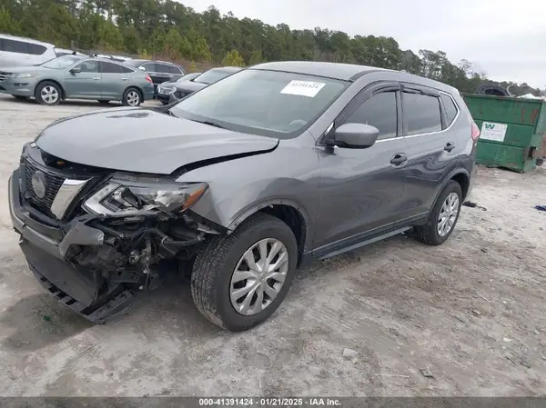 KNMAT2MT3JP509200 2018 NISSAN ROGUE - Image 2