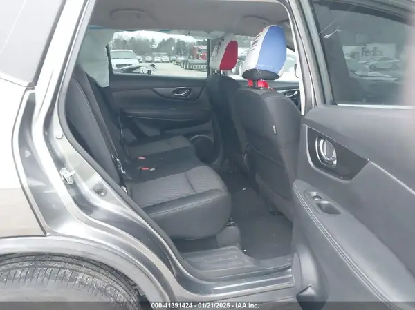 KNMAT2MT3JP509200 2018 NISSAN ROGUE - Image 8