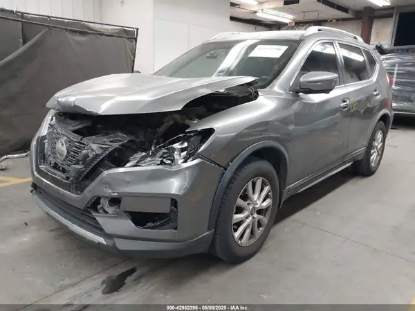 KNMAT2MT3JP510427 2018 NISSAN ROGUE - Image 2