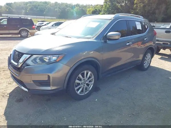 KNMAT2MT3JP513800 2018 NISSAN ROGUE - Image 2