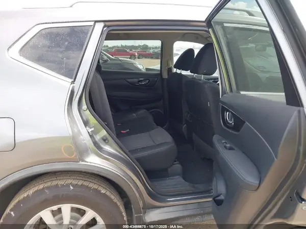 KNMAT2MT3JP515336 2018 NISSAN ROGUE - Image 8