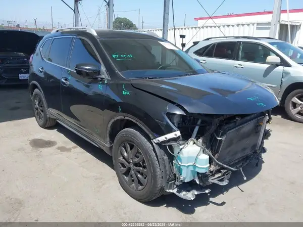 KNMAT2MT3JP516650 2018 NISSAN ROGUE - Image 1