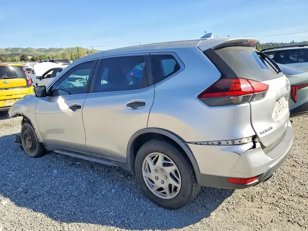 KNMAT2MT3JP521055 2018 NISSAN ROGUE - Image 2