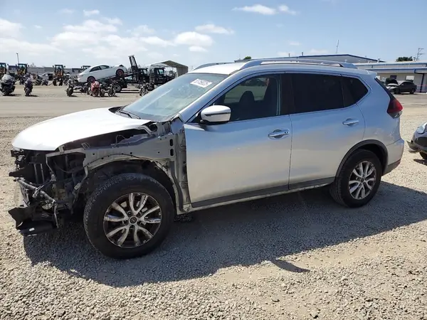 KNMAT2MT3JP523386 2018 NISSAN ROGUE - Image 1