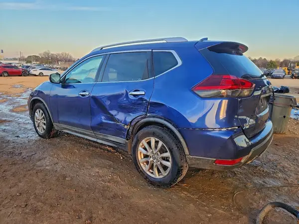KNMAT2MT3JP525770 2018 NISSAN ROGUE - Image 2