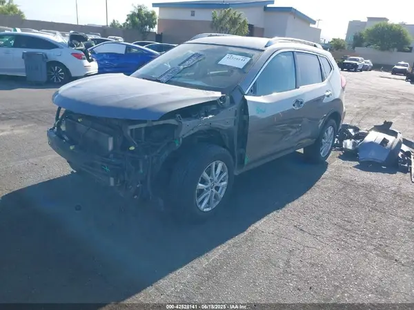 KNMAT2MT3JP526854 2018 NISSAN ROGUE - Image 2