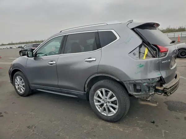 KNMAT2MT3JP527079 2018 NISSAN ROGUE - Image 2