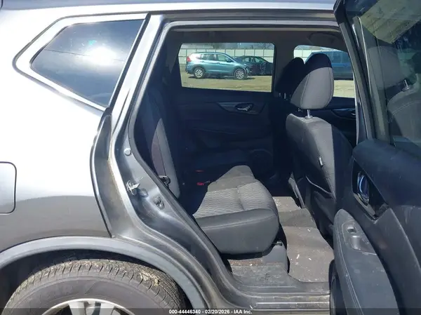 KNMAT2MT3JP528457 2018 NISSAN ROGUE - Image 8