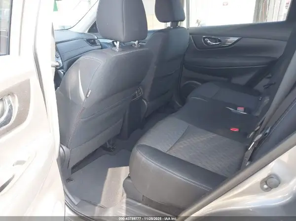 KNMAT2MT3JP528684 2018 NISSAN ROGUE - Image 8