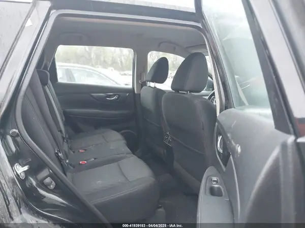 KNMAT2MT3JP529463 2018 NISSAN ROGUE - Image 8